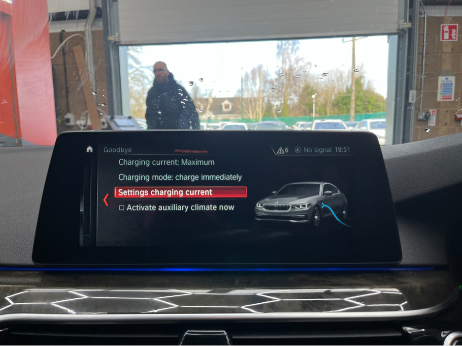 2018 BMW 5 Series €24950 2018 BMW 530E M-SPORT IPERFORMANCE 2.0 AUTOMATIC / CRUISE CONTROL / 360° CAMERA / ELECTRIC MEMORY & HEATED SEATS / PADDLE SHIFTERS / AMBIENT LIGHTS / HEATED REAR SEATS €24,950