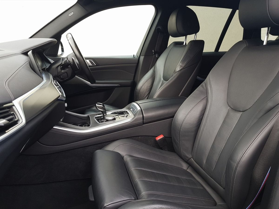 2022 BMW X5 xDrive45e xLine €63,995