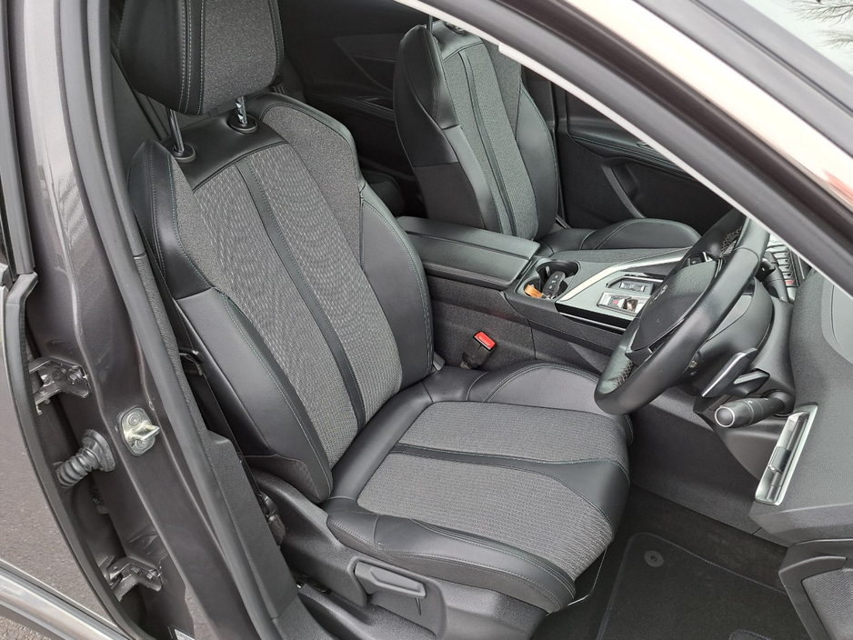 2023 Peugeot 3008 - image 13