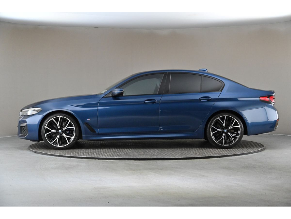 2021 BMW 5 Series - image 11