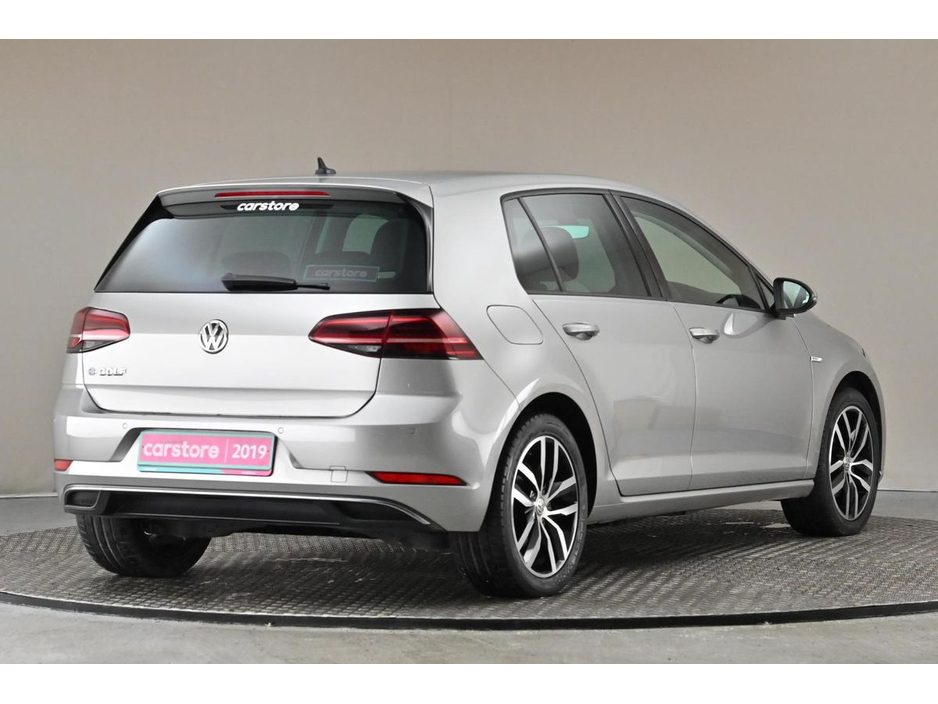 2019 Volkswagen E-Golf - image 9