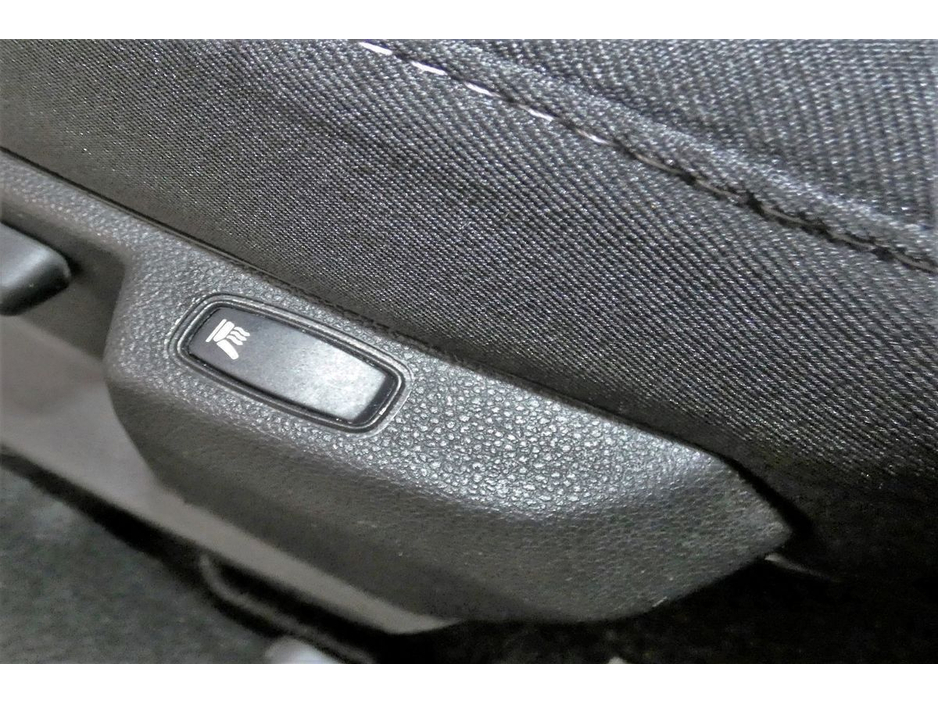 2022 Dacia Duster - image 13