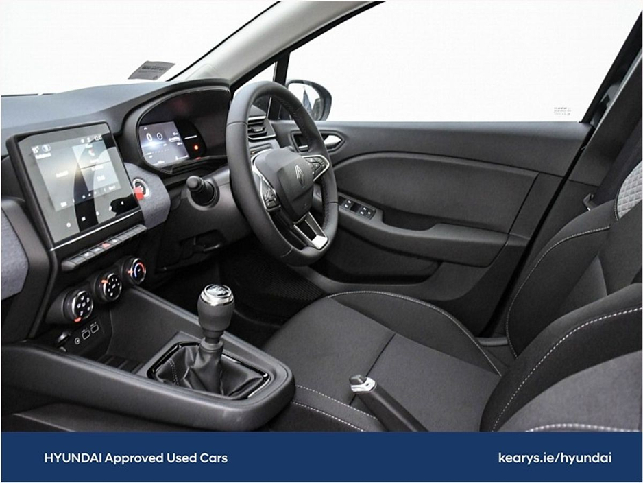 2025 Renault Clio - image 5