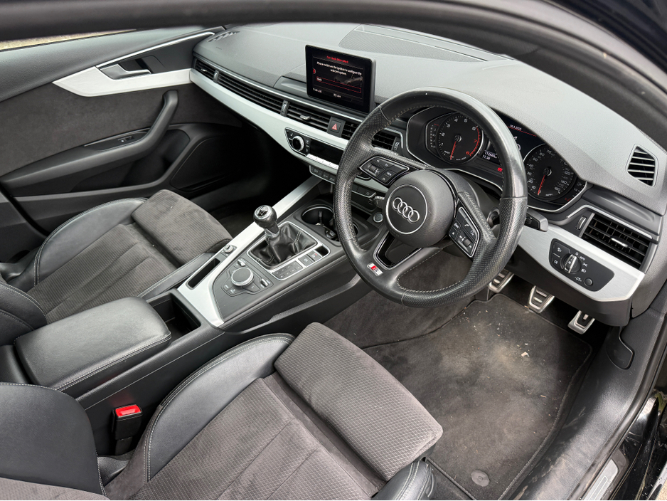 2018 Audi A4 - image 9