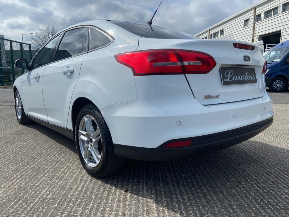 2016 Ford Focus - image 6