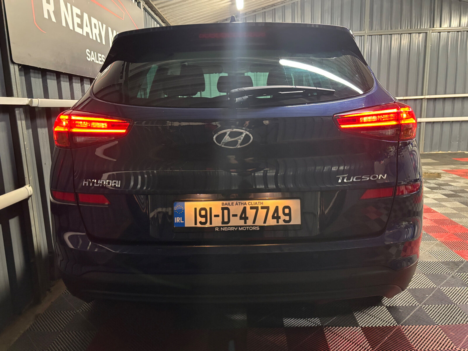 2019 Hyundai Tucson - image 2