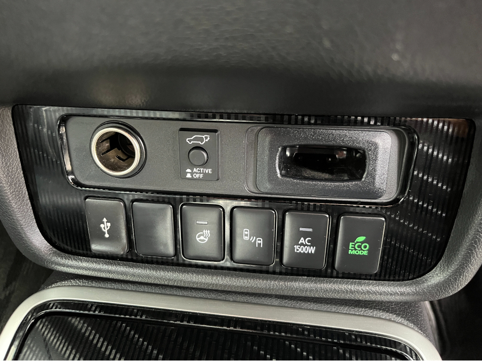 2020 Mitsubishi Outlander - image 20