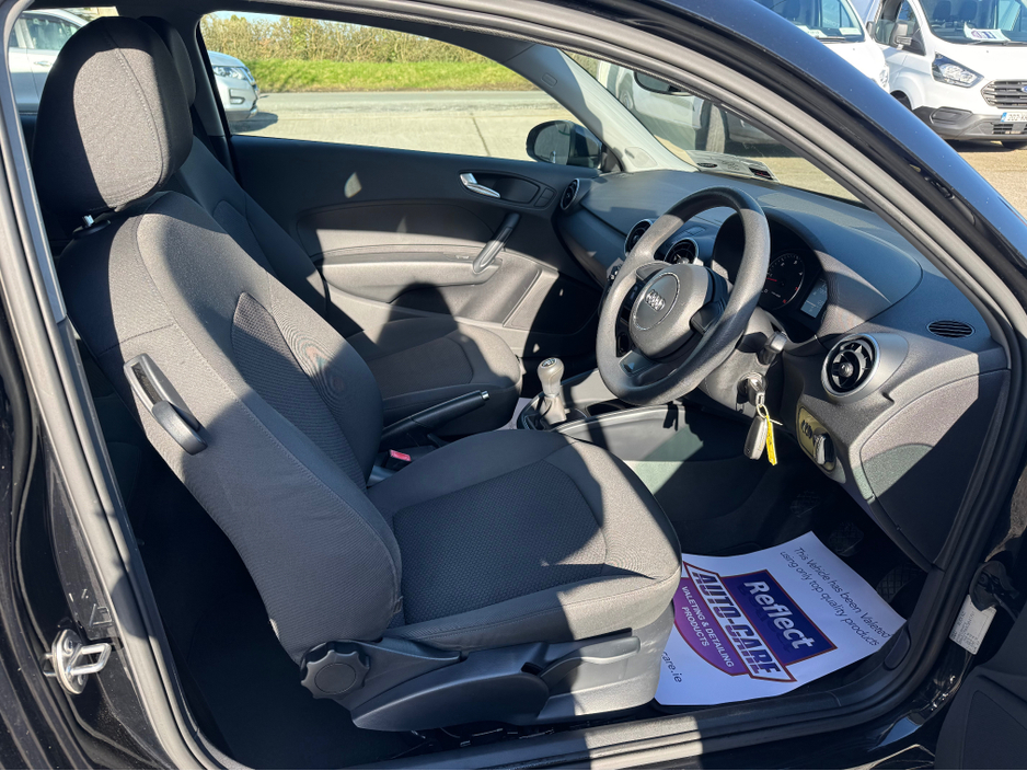 2012 Audi A1 - image 9