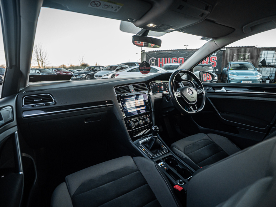 2017 Volkswagen Golf 172 Golf 1.0tsi HIGHLINE/FSH/High spec/1yr warrant €16,888