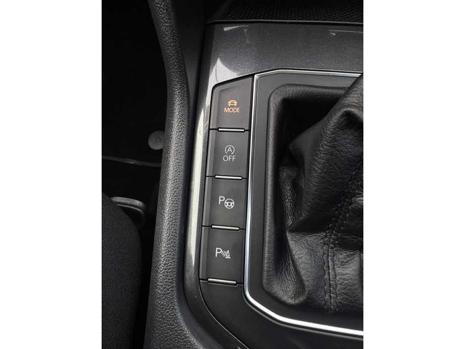 2018 Volkswagen Tiguan - image 35