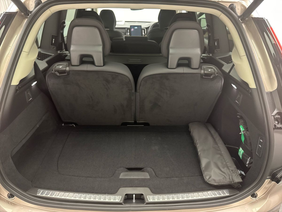 2026 Volvo XC90 - image 9
