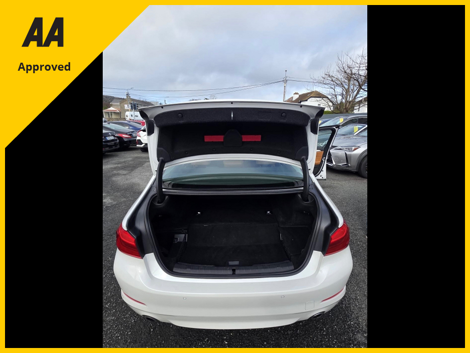 2018 BMW 5 Series - image 17