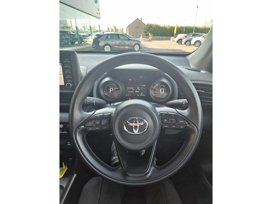 2021 Toyota Yaris Cross - image 9