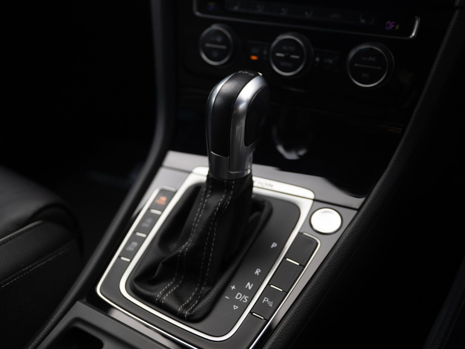 2018 Volkswagen Golf - image 15