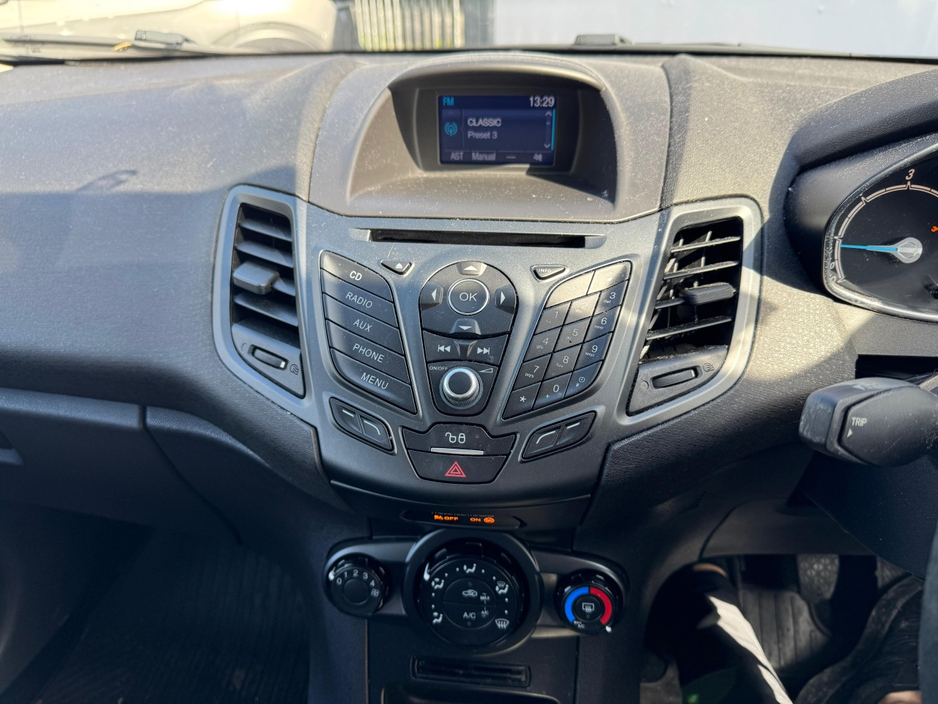 2017 Ford Fiesta - image 15