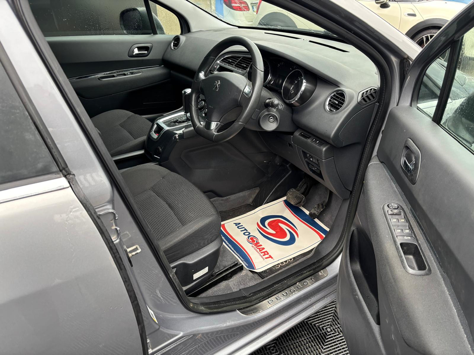 2014 Peugeot 5008 - image 4