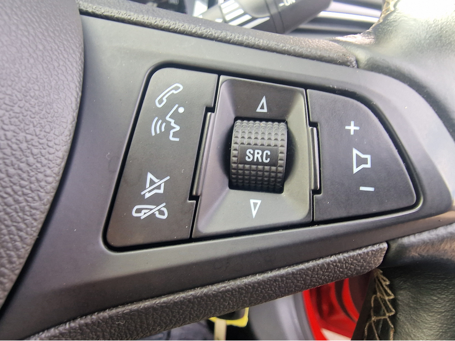 2017 Opel Astra - image 18