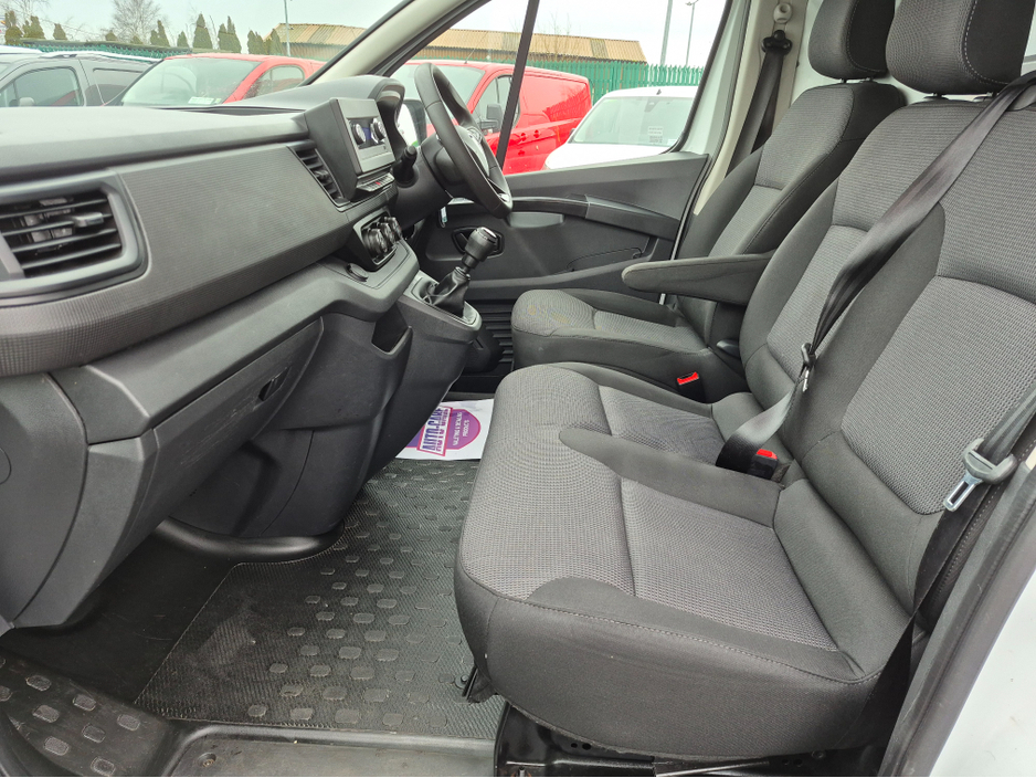 2022 Renault Trafic SL28 BUSINESS BLUE DCI €17,995
