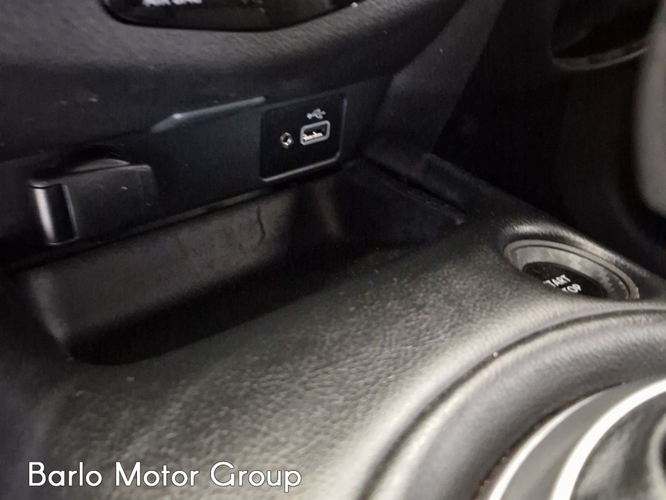 2024 Nissan Juke HYBRID 1.6 SV PREMIUM 2TONE €28,975