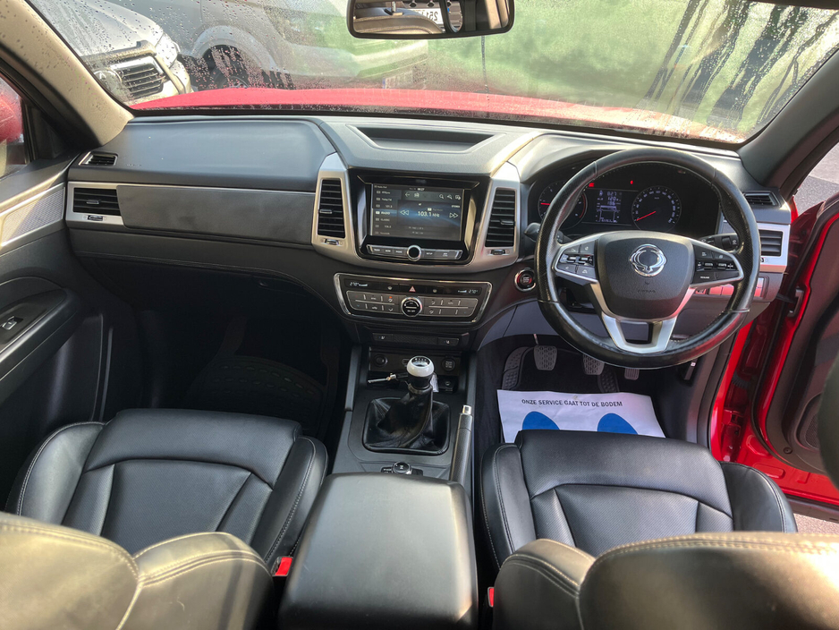 2020 Ssangyong Musso - image 11