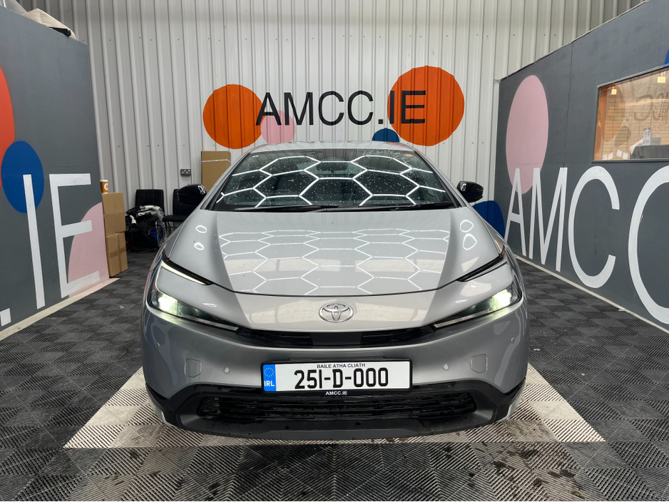 2025 Toyota Prius - image 6