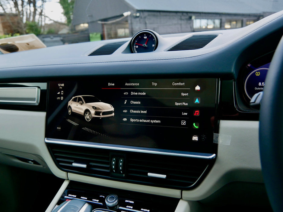 2023 Porsche Cayenne 3.0 V6 E-Hybrid 4WD Auto €87,950