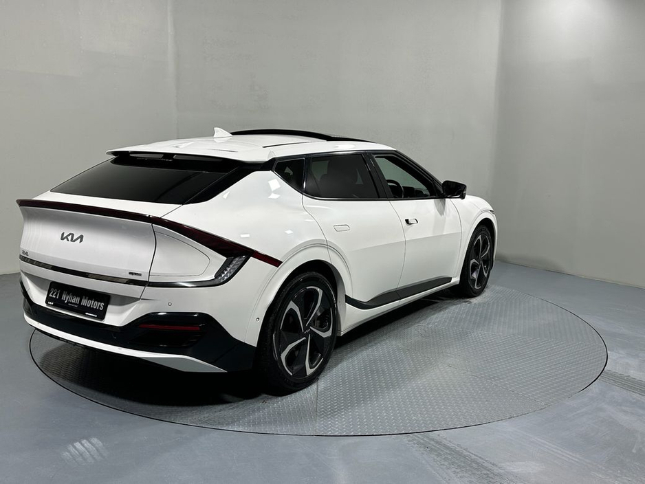 2022 Kia EV6 - image 7