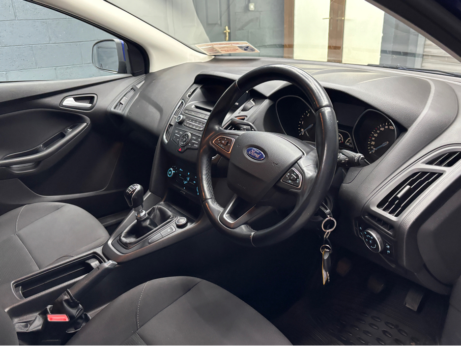 2018 Ford Focus - image 10