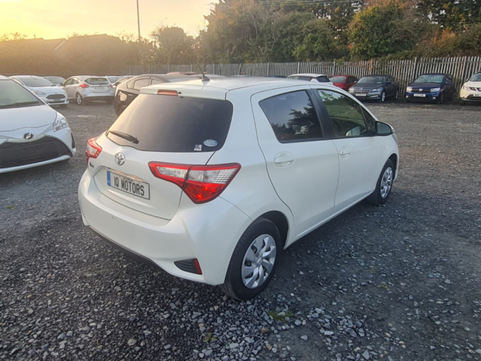 2018 Toyota Vitz - image 11