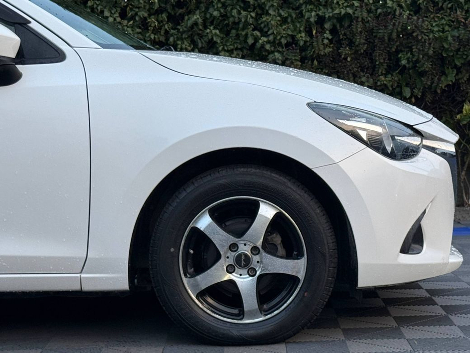 2016 Mazda Demio - image 9