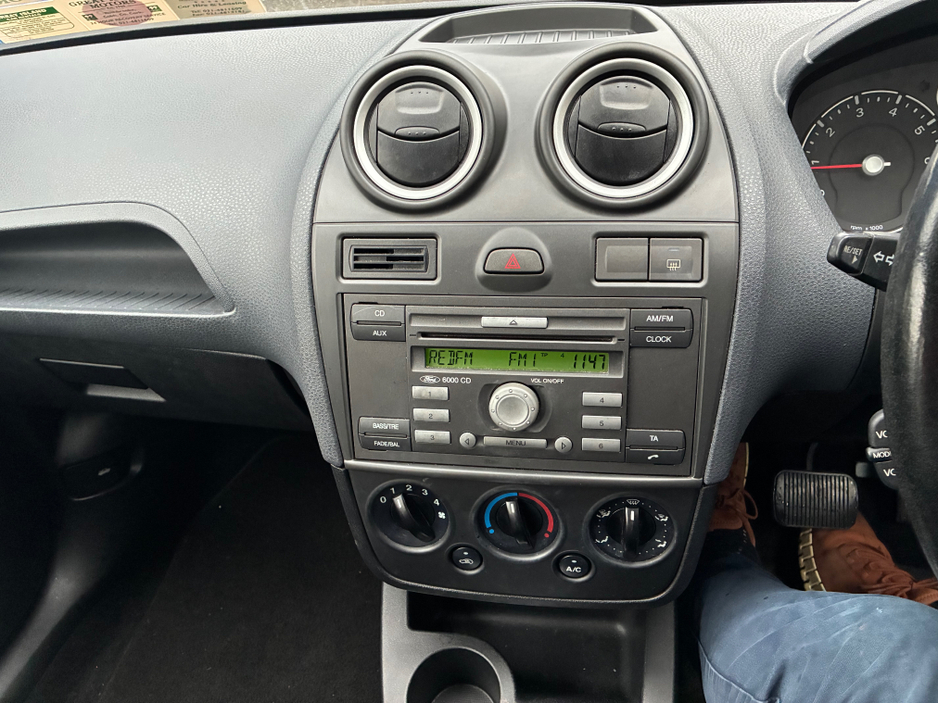 2006 Ford Fiesta GHIA 1.4 5DR AUTO €2,950