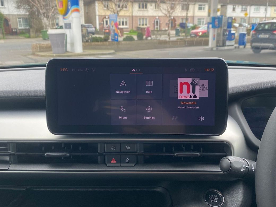 2025 Jeep Avenger - image 18