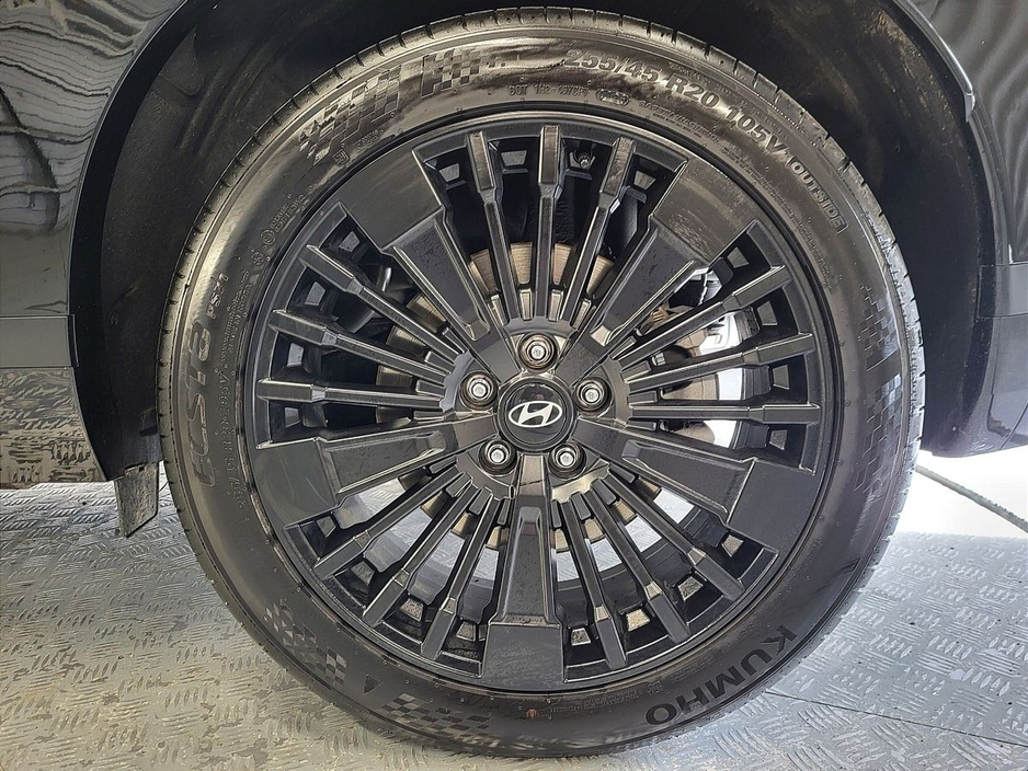 2025 Hyundai Santa Fe - image 11