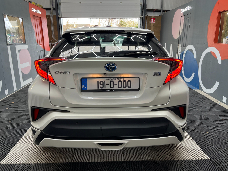 2019 Toyota C-HR - image 3
