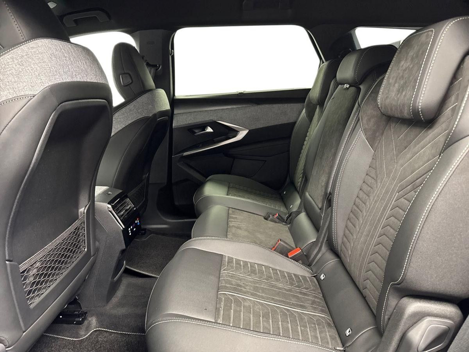 2026 Peugeot 5008 - image 10