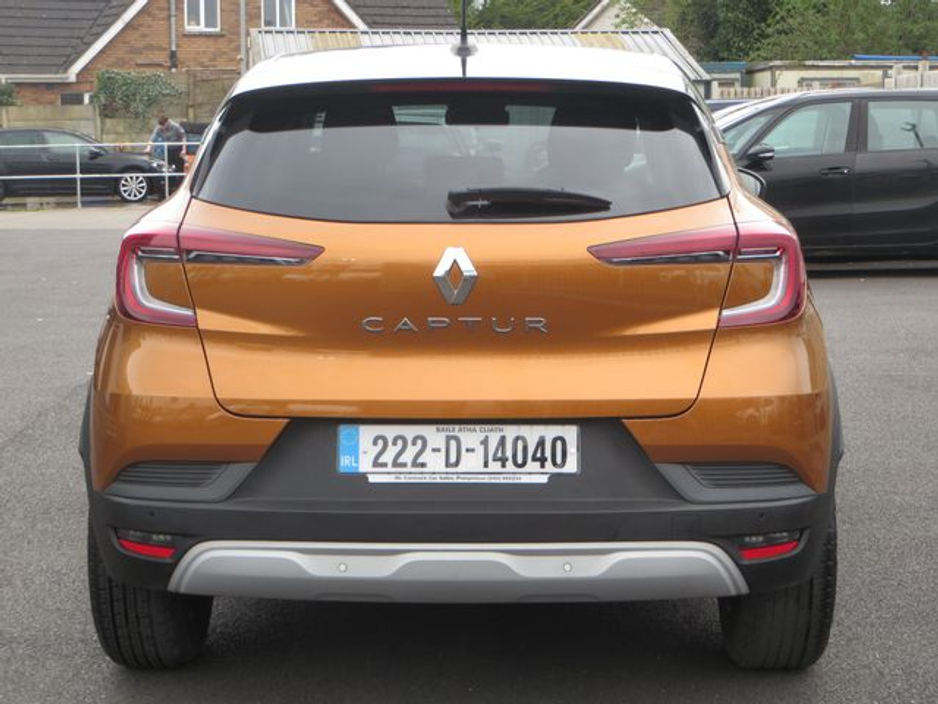 2022 Renault Captur - image 4