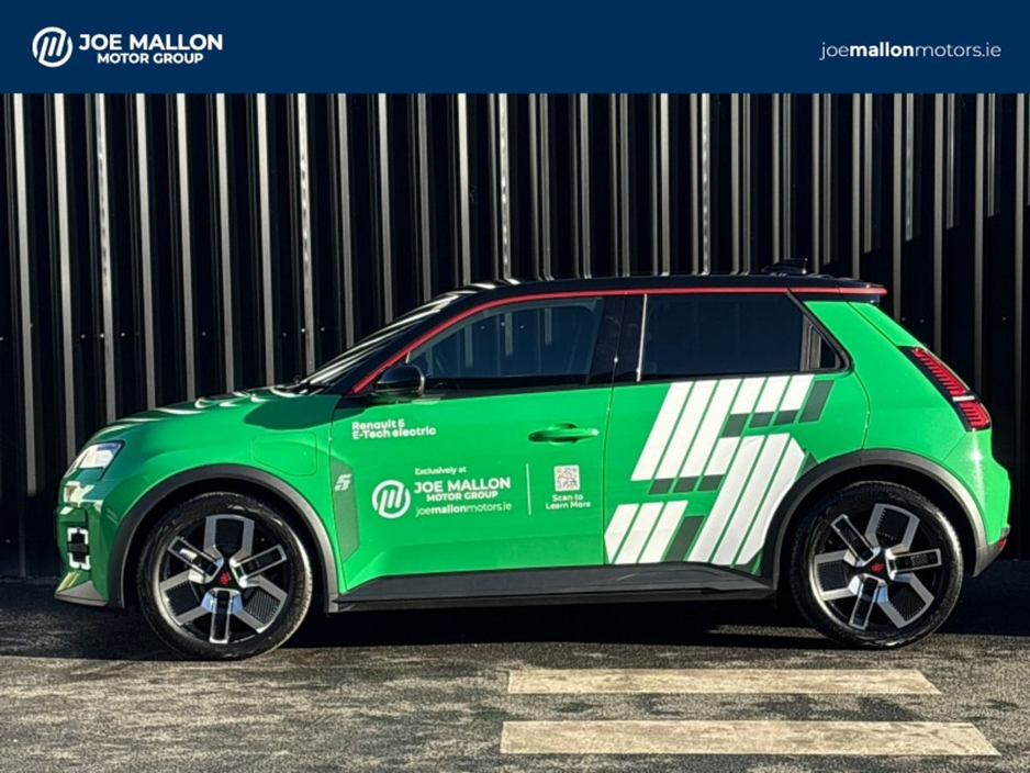 2025 Renault 5 - image 6