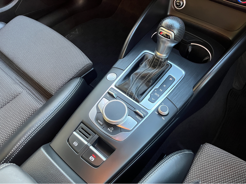 2019 Audi A3 S-LINE BLACK EDITION SALOON AUTOMATIC 1.4 PETROL //HIGH SPEC//LOW MILES//HALF LEATHER HEATED SEATS//KEYLESS ENTRY//ADAPTIVE CRUISE CONTROL//