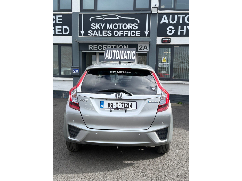 2016 Honda Fit - image 5