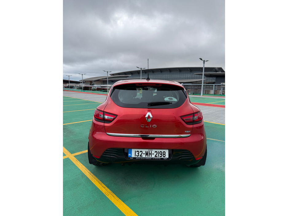 2013 Renault Clio - image 5