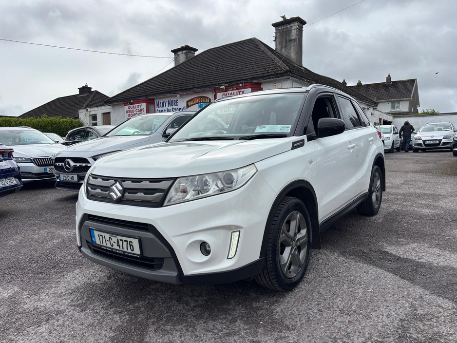 2017 Suzuki Vitara - image 11