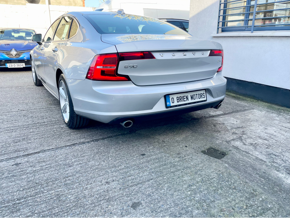 2020 Volvo S90 - image 26