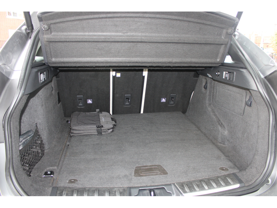 2020 Jaguar F-Pace - image 12