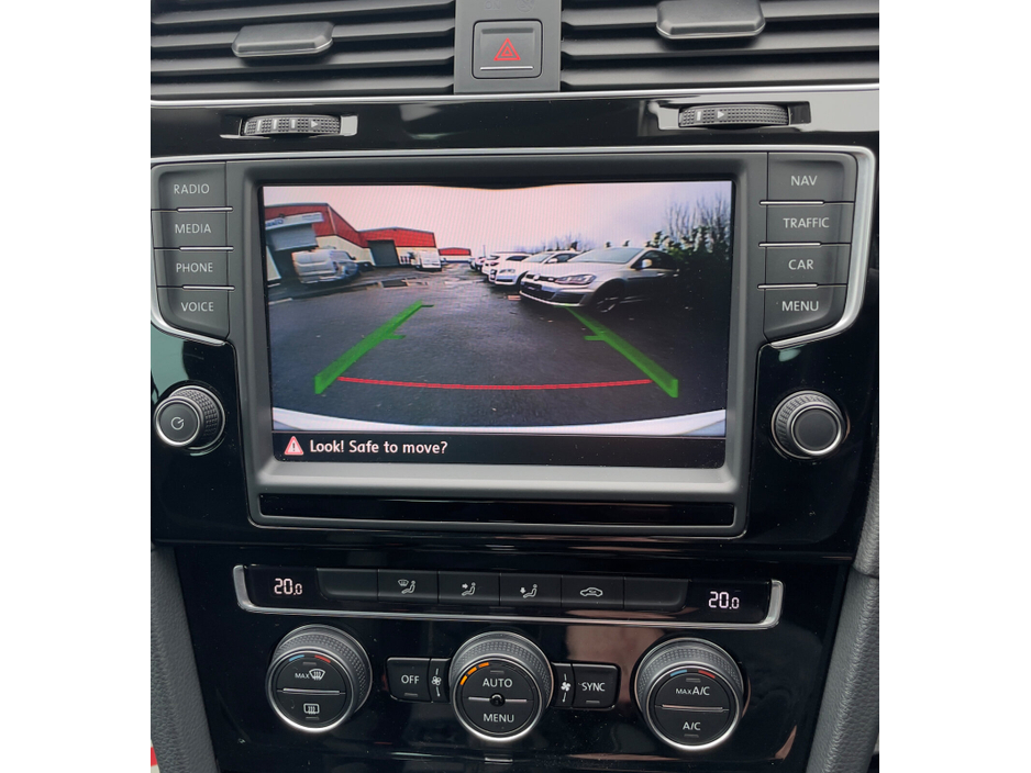 2017 Volkswagen Golf - image 12