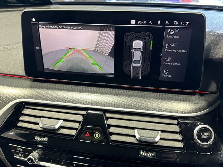 2020 BMW 5 Series - image 14