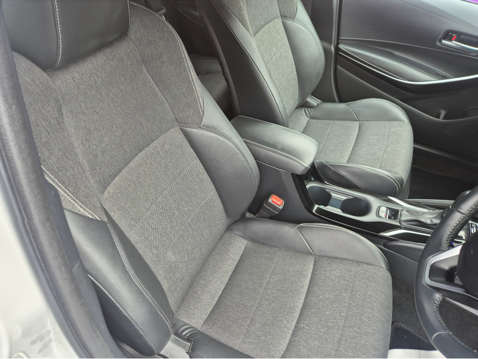 2023 Toyota Corolla LUNA SPORT HB 4DR AUTO €25,950