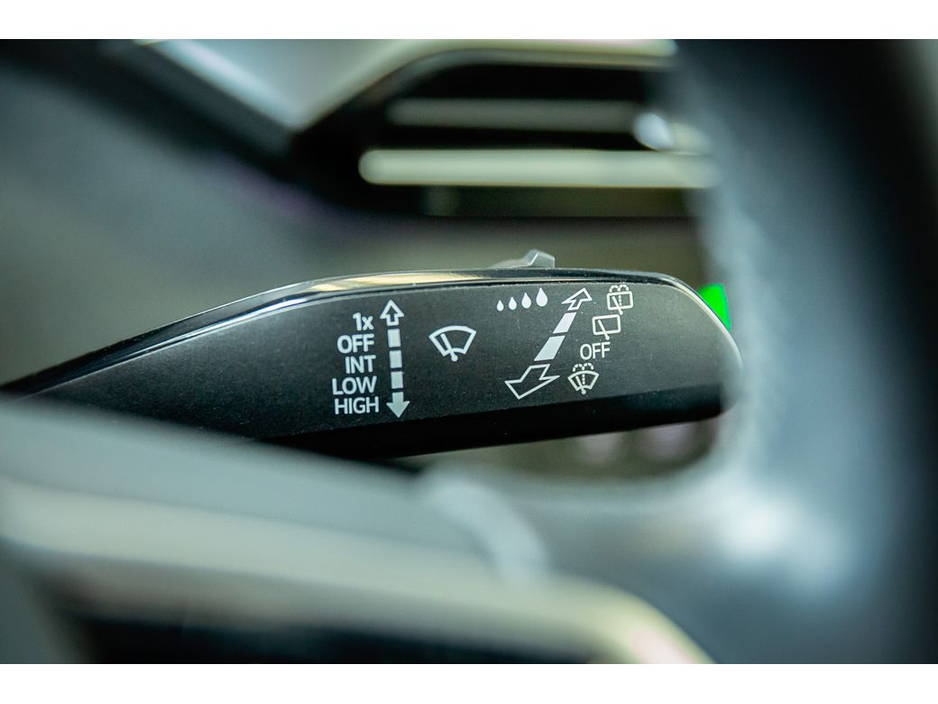 2023 Volkswagen ID.4 - image 32