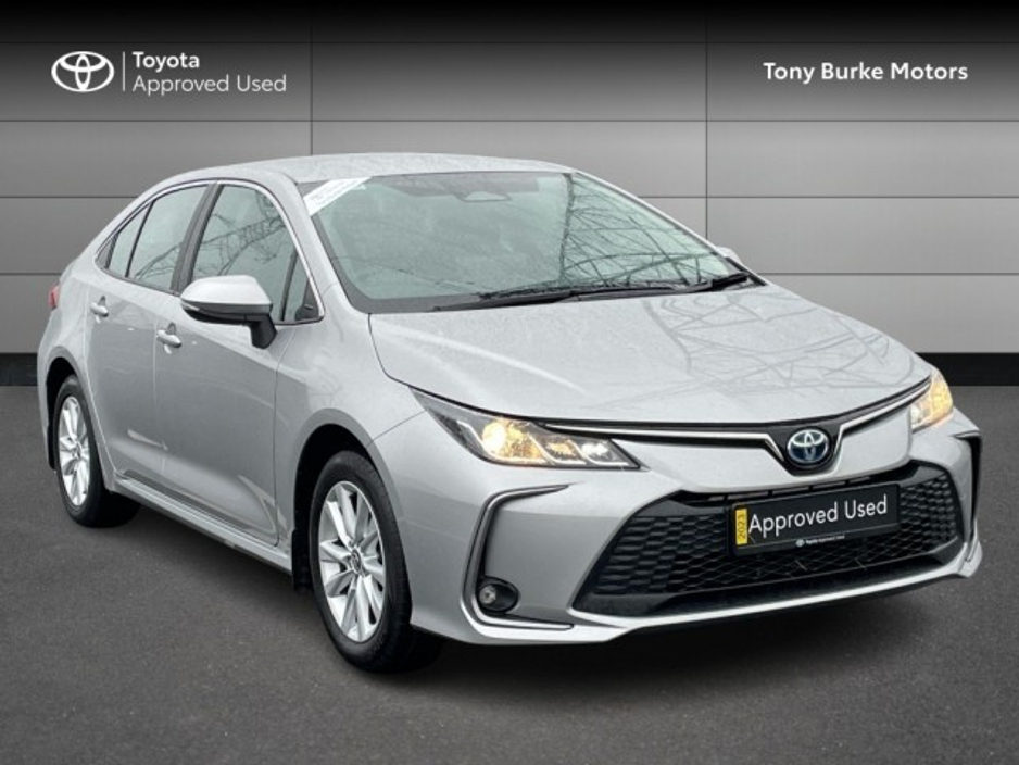 2023 Toyota Corolla Saloon - Luna Edition - 1.8 Hybrid - Automatic - Tax EUR 180 - 1 Owner From New // Remote Central Locking // Front Electric Windows // Rear Electric Windows // Electric Mirrors // Finger Tip Stereo Co €26,899