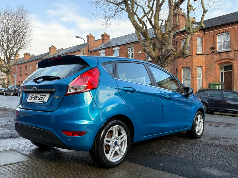 2015 Ford Fiesta - image 5