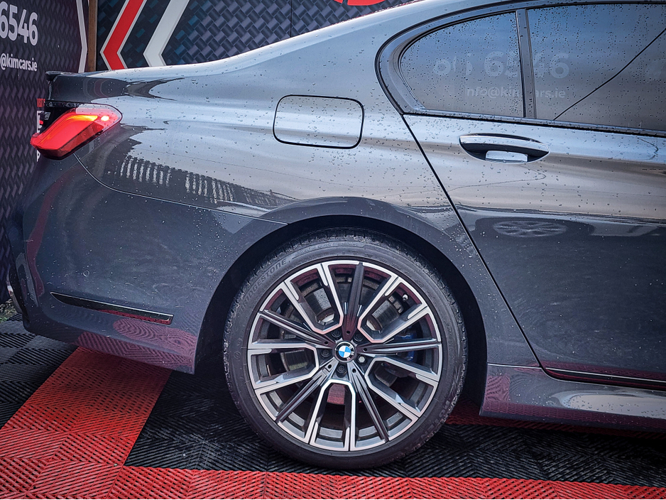 2021 BMW 7 Series M745e plug-in hybrid €49,950